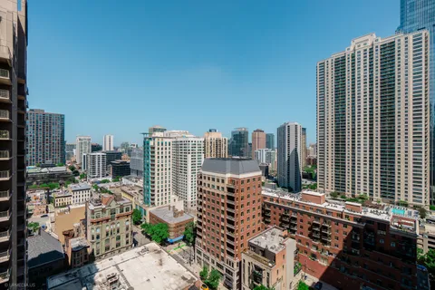 $385,000 | 630 North State Street, Unit 2210, Chicago, IL 60654