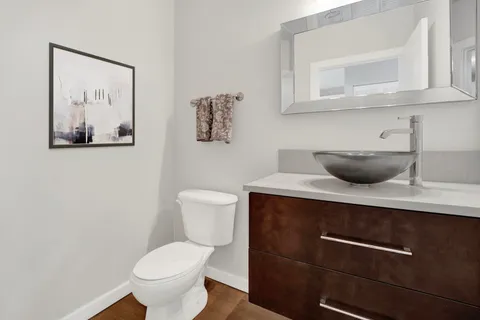 $385,000 | 630 North State Street, Unit 2210, Chicago, IL 60654