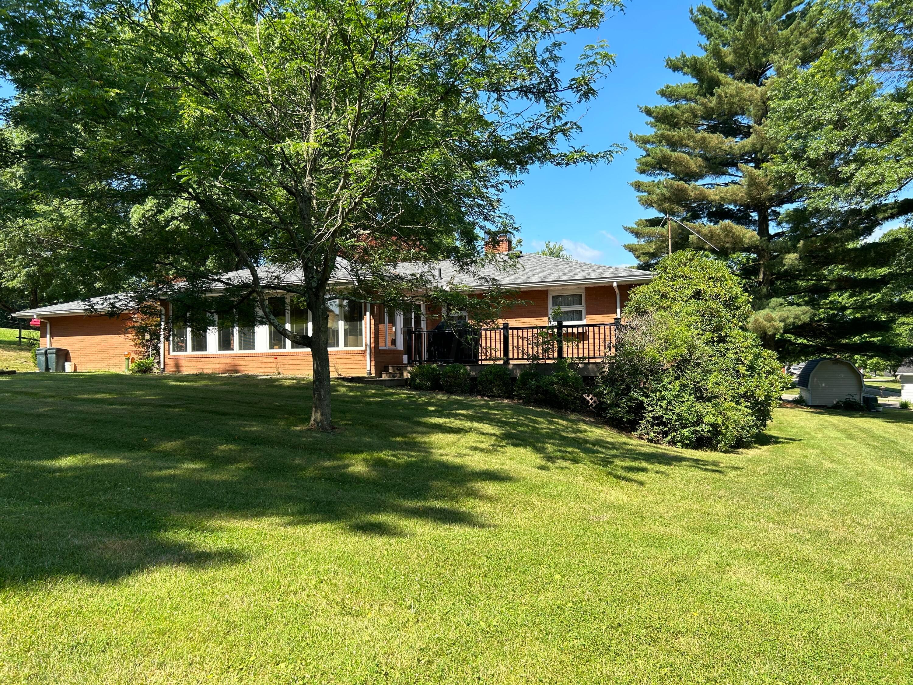 3900 Valley View Road Zanesville, OH 43701 - Photo 4 of 26 IMG_1211