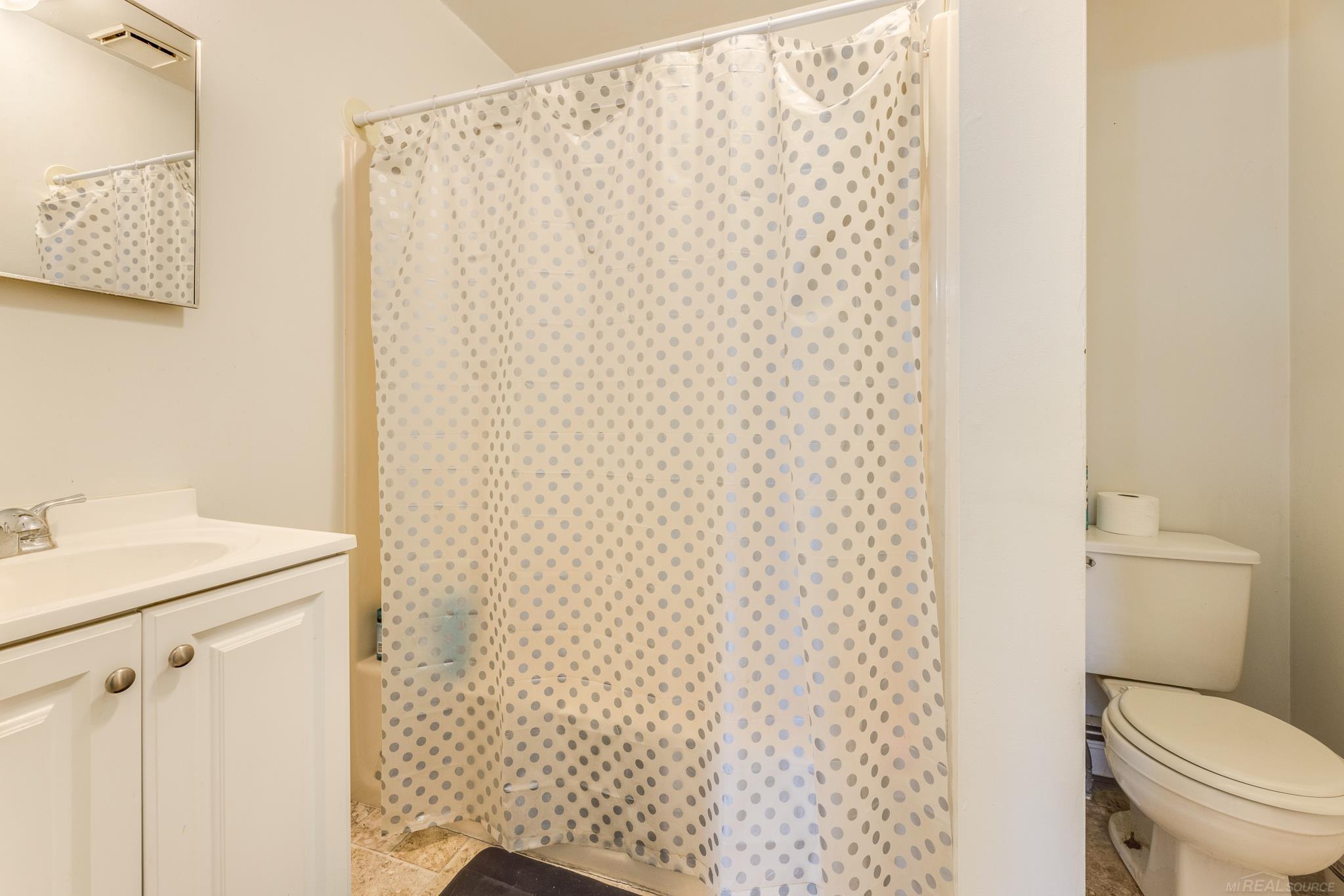 7765 Shorecliff Road Lexington, MI 48450 - Photo 13 of 26 Upper Level Unit