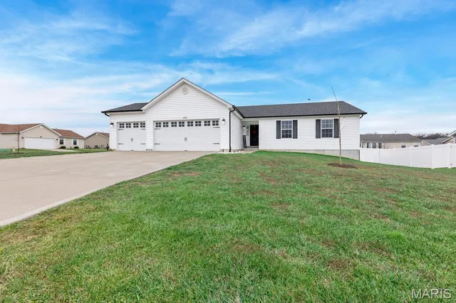 $310,000 | 400 Falcons Prey, Wright City, MO 63390