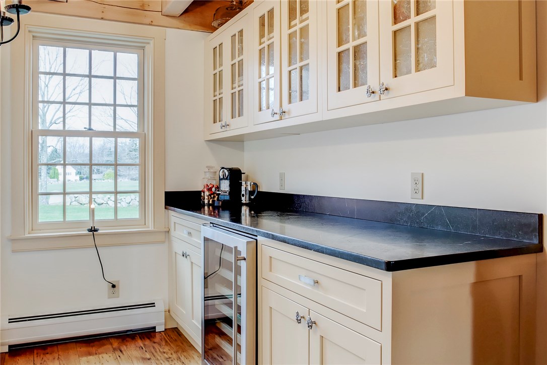 1354 S Road East Greenwich, RI 02818 - Photo 18 of 29 Gallery Image 18