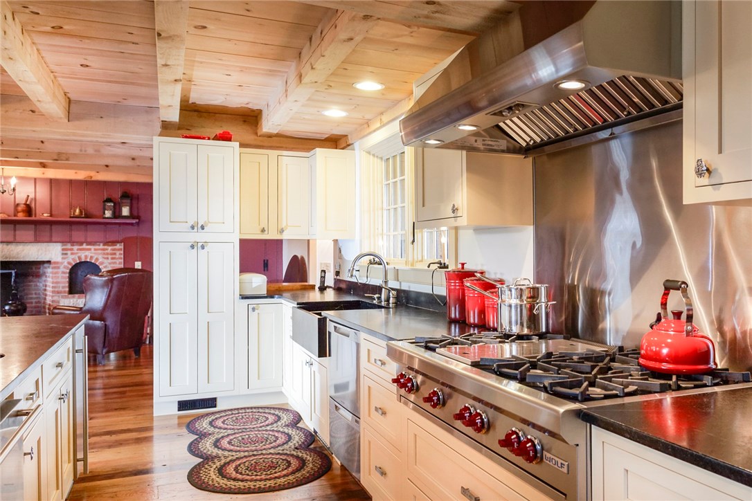 1354 S Road East Greenwich, RI 02818 - Photo 8 of 29 Gallery Image 8