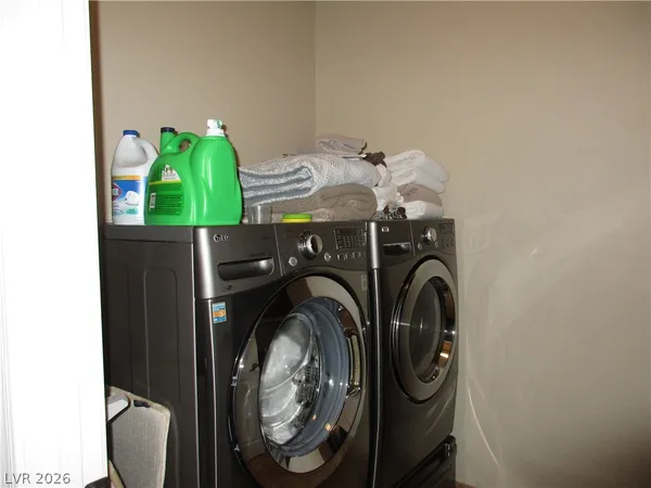 $3,900 | 1927 Taylorville Street, Las Vegas, NV 89135