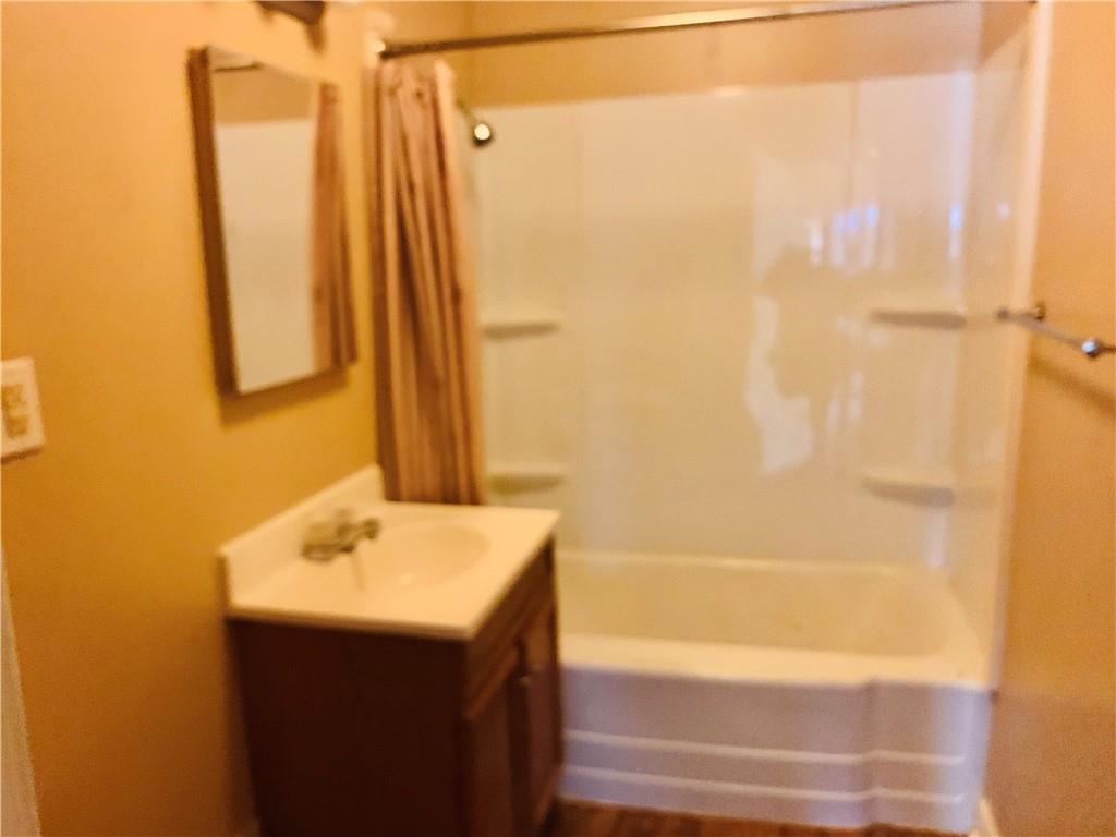 197 North Shortridge Road Indianapolis, IN 46219 - Photo 11 of 21