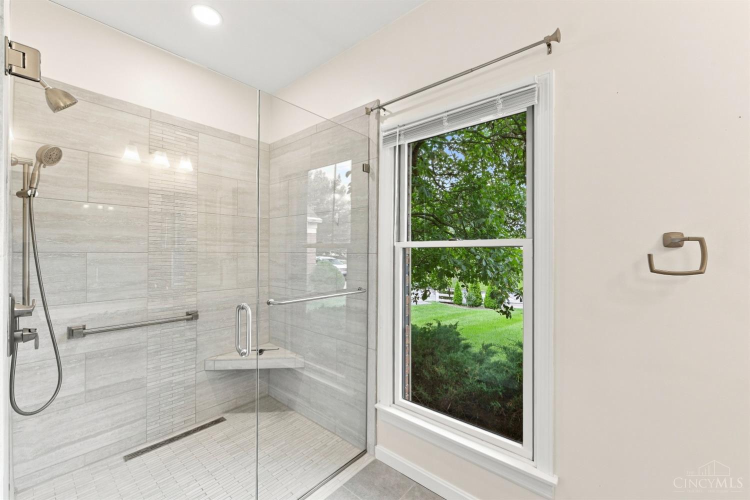 1084 Markley Road Cincinnati, OH 45230 - Photo 32 of 59 Gallery Image 32