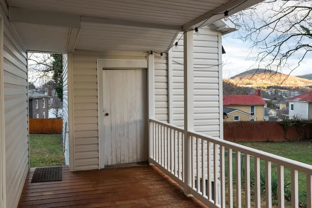 $249,900 | 207 Reservoir Street, Staunton, VA 24401