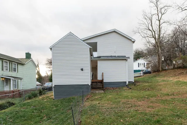 $249,900 | 207 Reservoir Street, Staunton, VA 24401