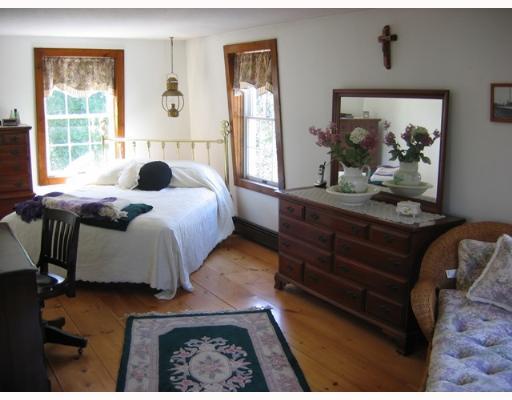 7 Beach Plum Road Narragansett, RI 02882 - Photo 4 of 6 Master Bedroom.
