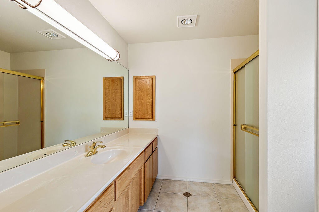 4096 North Roxy Drive Medford, OR 97504 - Photo 42 of 62 40