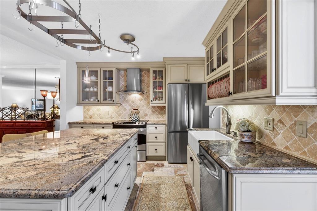 1065 Eden Isle Boulevard Northeast, Unit 2 St. Petersburg, FL 33704 - Photo 8 of 31
