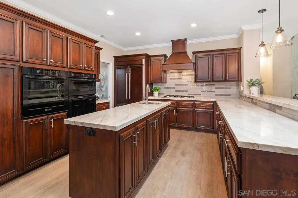 12524 Dormouse Road San Diego, CA 92129 - Photo 11 of 33