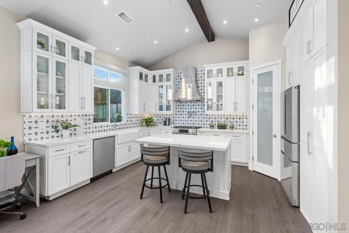 12524 Dormouse Road San Diego, CA 92129 - Photo 27 of 33 Guest cottage great room