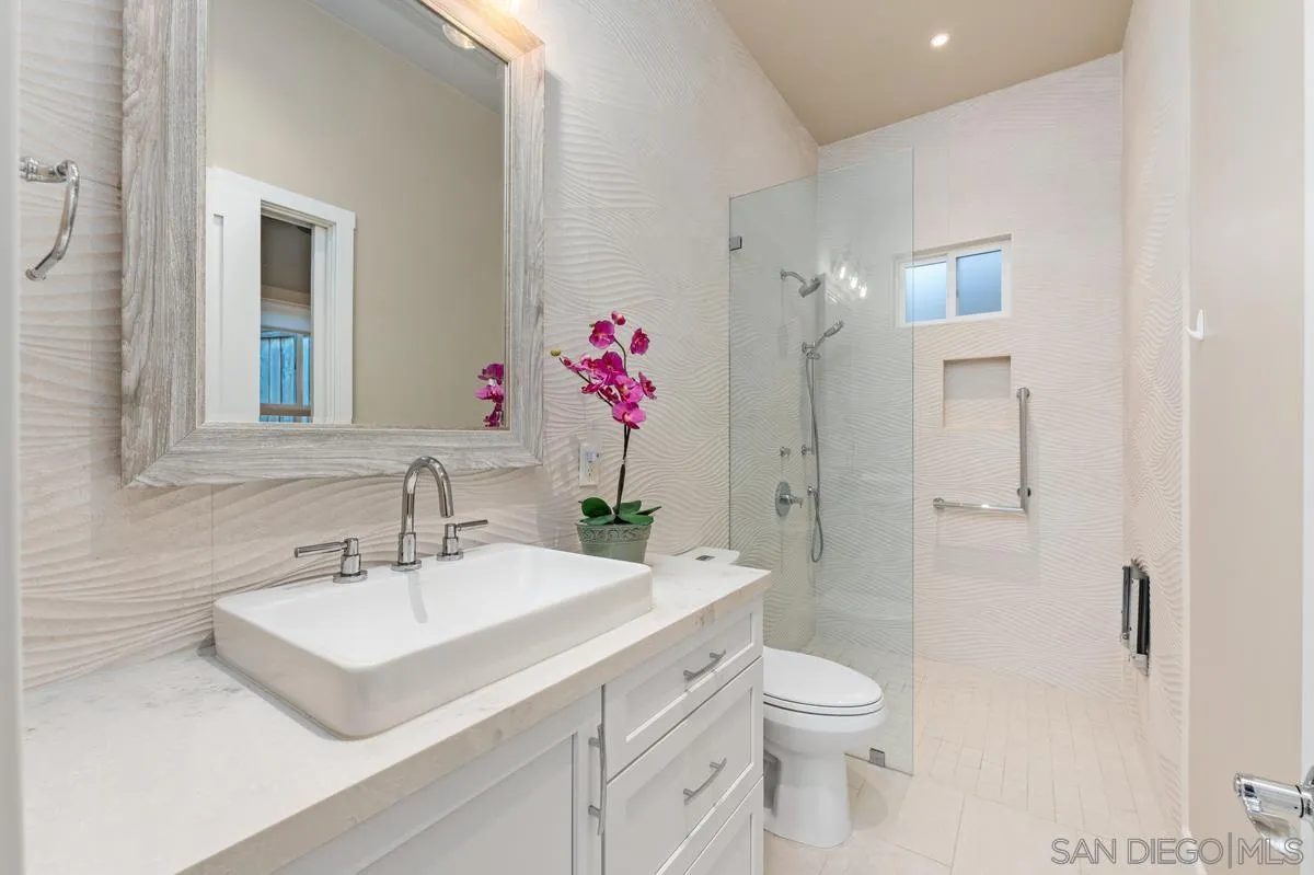 12524 Dormouse Road San Diego, CA 92129 - Photo 32 of 33 Guest cottage bath