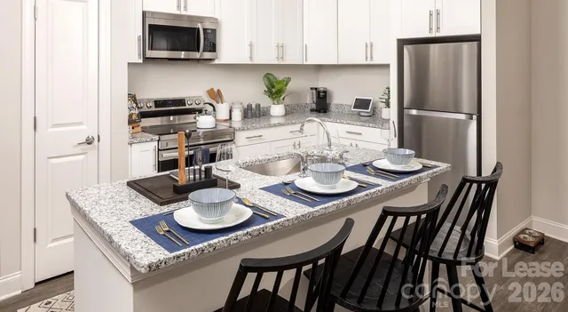 $1,650 | 8424 North Tryon Street, Unit B3, Charlotte, NC 28262