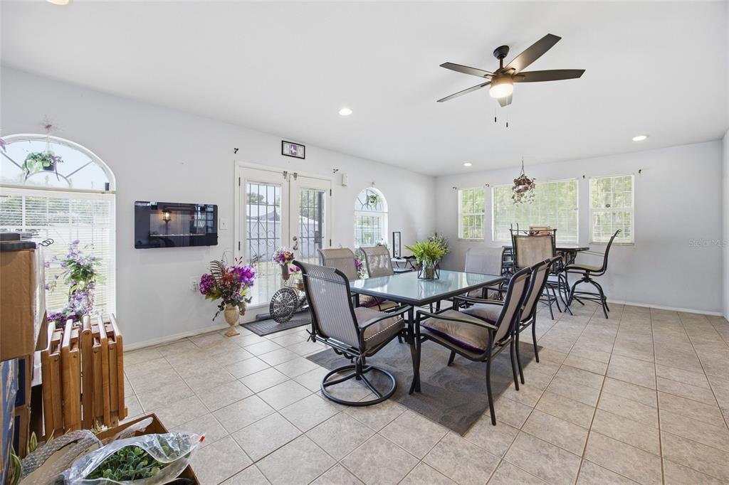549 Silver Course Run Ocala, FL 34472 - Photo 31 of 48 a view of a livingroom and dining room