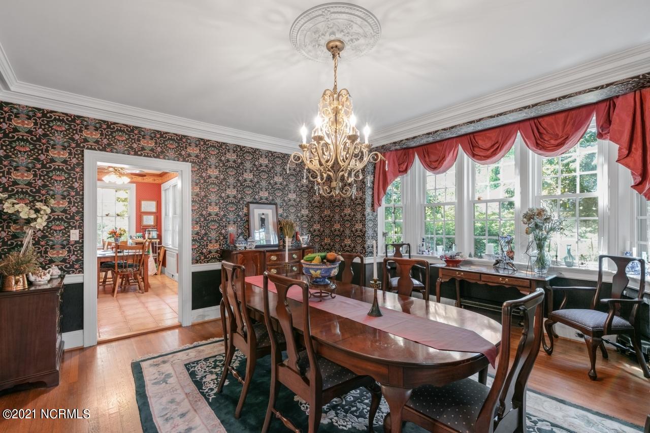 917 Raleigh Rd Parkway West Wilson, NC 27896 - Photo 11 of 37 Dining Room