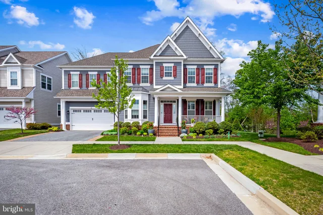 front view of house with a yard