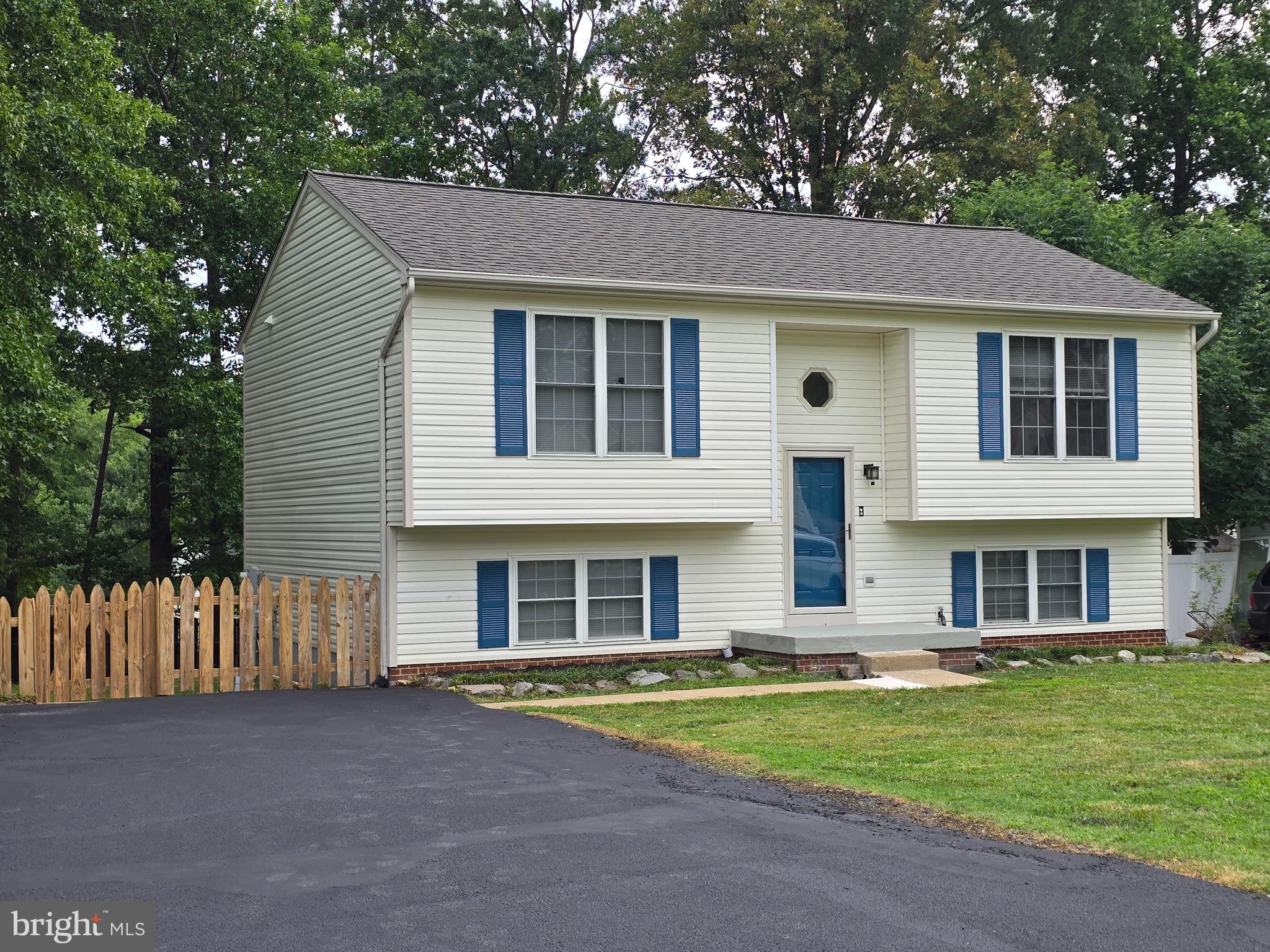 11913 Hunting Ridge Drive Fredericksburg, VA 22407 - Photo 2 of 3