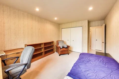 $299,000 | 9558 Gross Point Road, Unit A605, Skokie, IL 60076