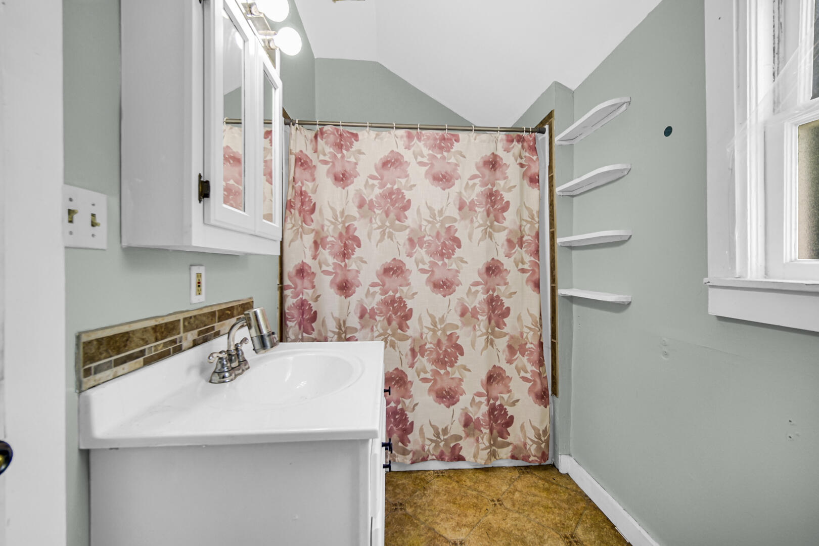 273 High Street Wheatfield, IN 46392 - Photo 9 of 17 1620x1080