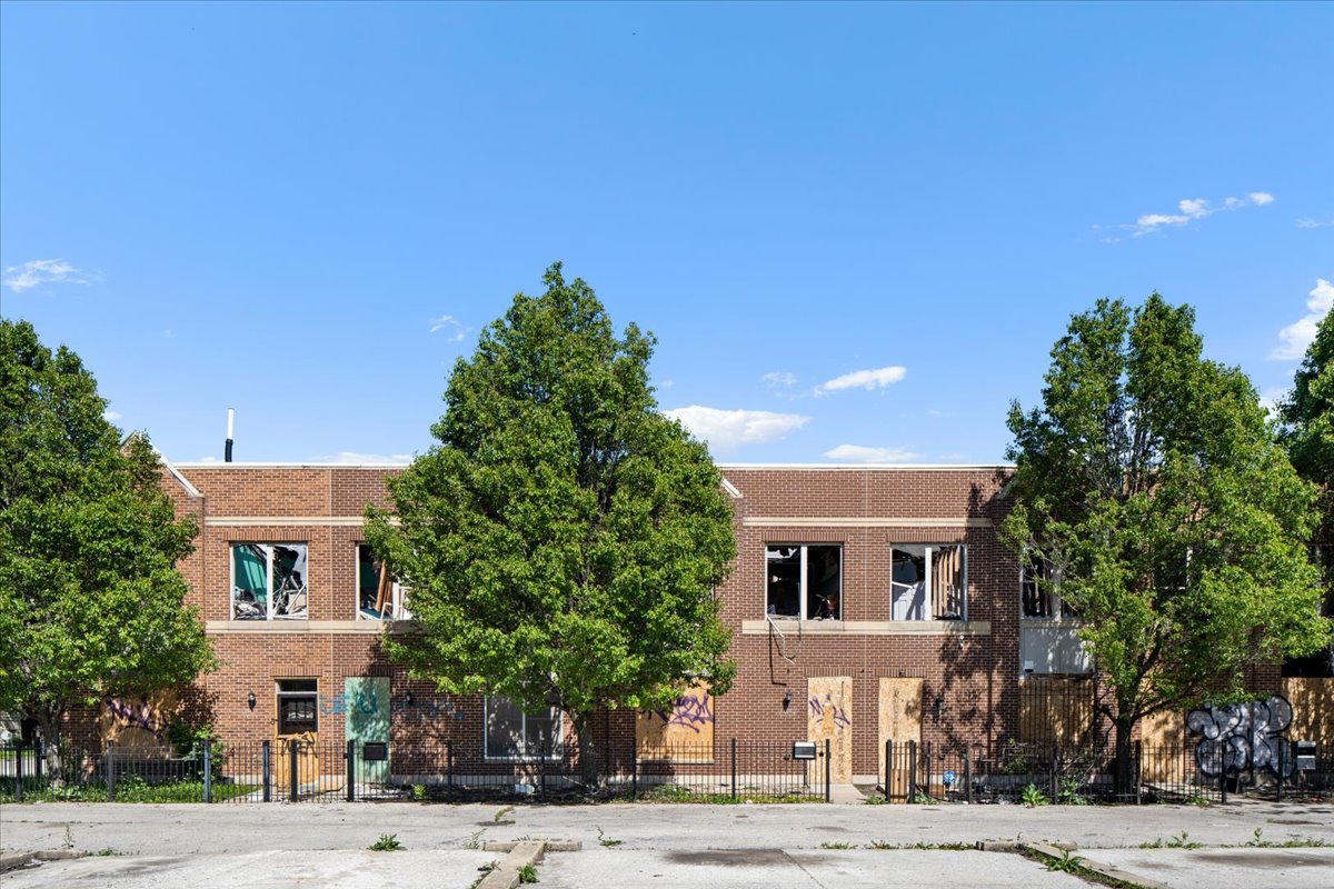 3149 West Lexington Street, Unit 2 Chicago, IL 60612 - Photo 3 of 4