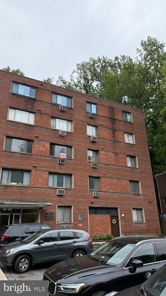 500 Thayer Avenue, Unit 303 Silver Spring, MD 20910 - Photo 2 of 15