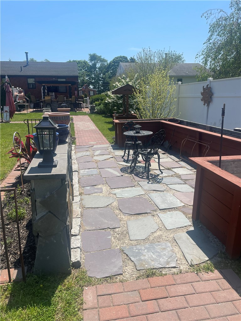 75 Chiswick Road Warwick, RI 02889 - Photo 19 of 32