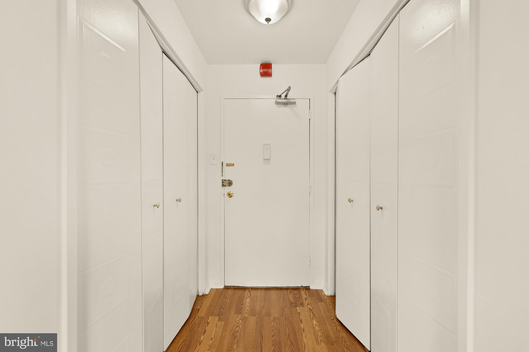 1900 Lyttonsville Road, Unit 818 Silver Spring, MD 20910 - Photo 4 of 28