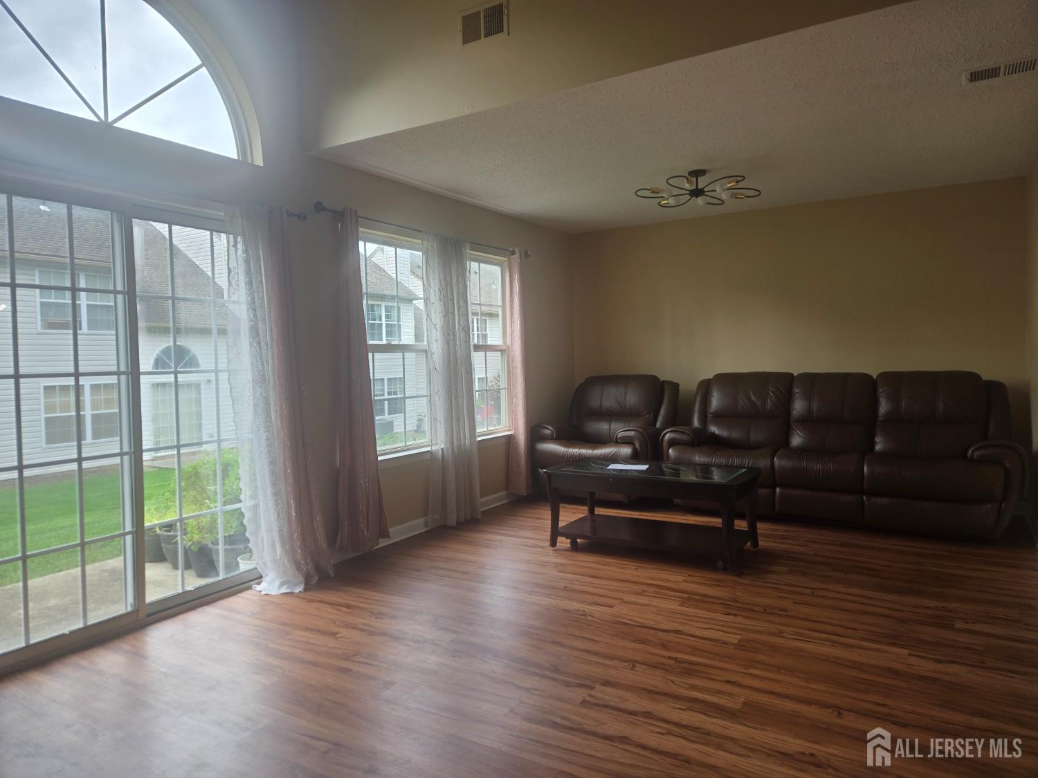 374 Draco Road Piscataway, NJ 08854 - Photo 24 of 25 Gallery Image 24