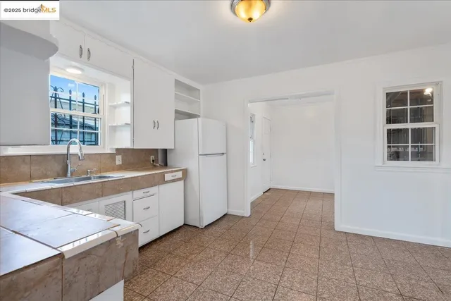 $579,000 | 8806 Dowling Street, Oakland, CA 94605