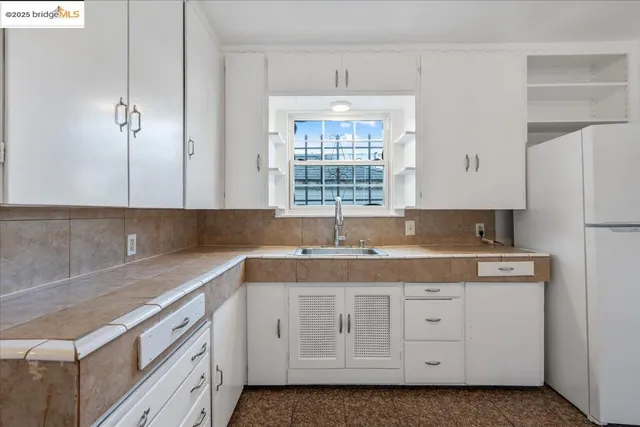 $579,000 | 8806 Dowling Street, Oakland, CA 94605