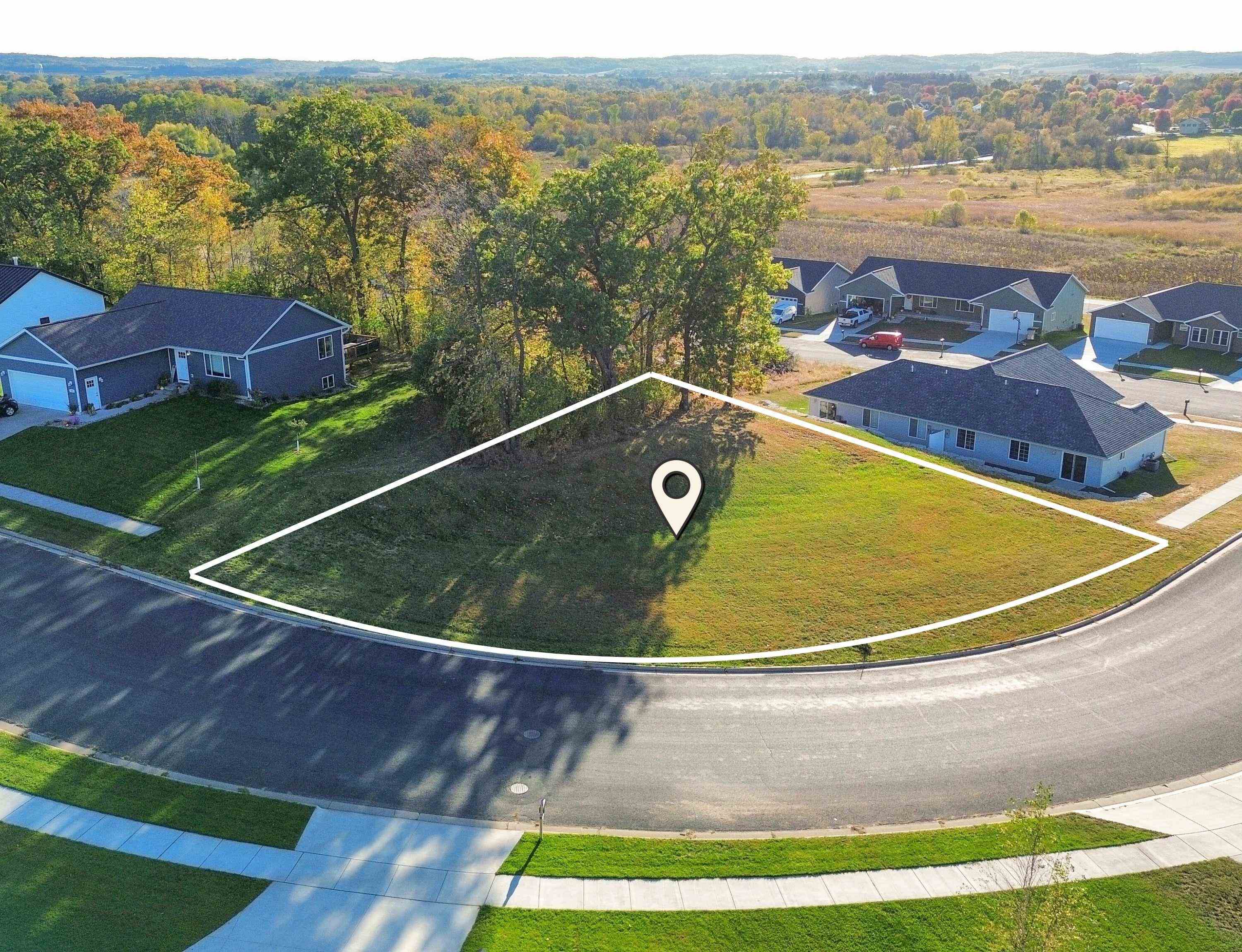 836 Hay Creek Trail Reedsburg, WI 53959 - Photo 2 of 7