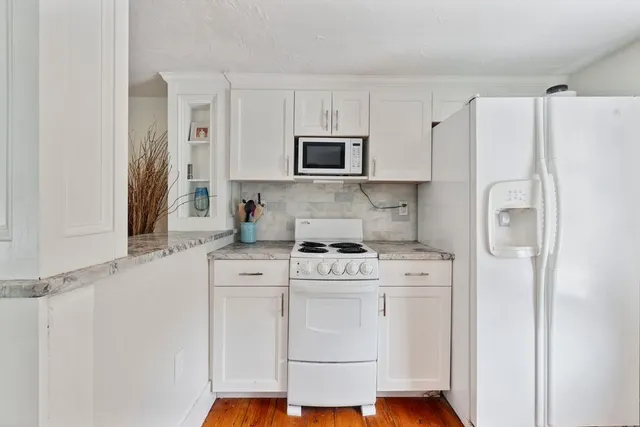 $449,700 | 2 Mt Pleasant Street, Unit 3, Rockport, MA 01966