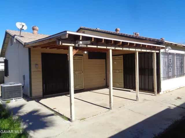 $400,000 | 44631 Fenhold Street, Lancaster, CA 93535