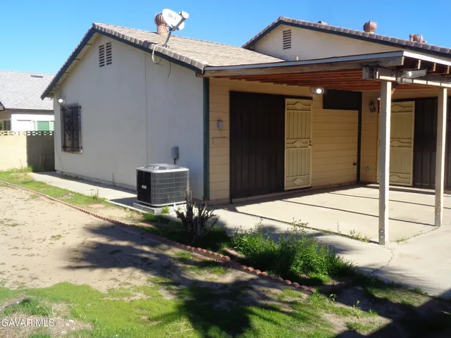 $400,000 | 44631 Fenhold Street, Lancaster, CA 93535