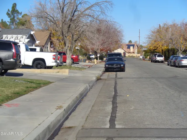 $400,000 | 44631 Fenhold Street, Lancaster, CA 93535