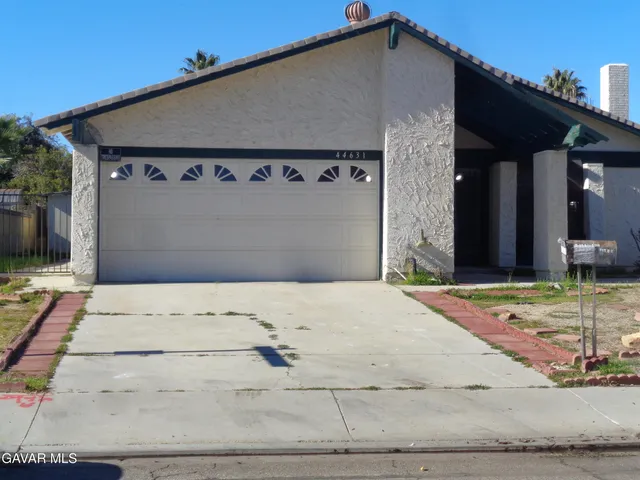 $400,000 | 44631 Fenhold Street, Lancaster, CA 93535