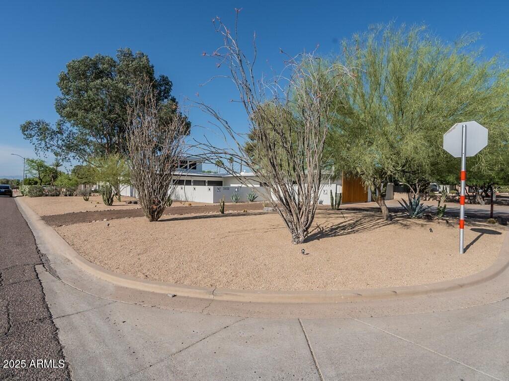 3302 East Turquoise Avenue Phoenix, AZ 85028 - Photo 3 of 59 a view of outdoor space with seating area