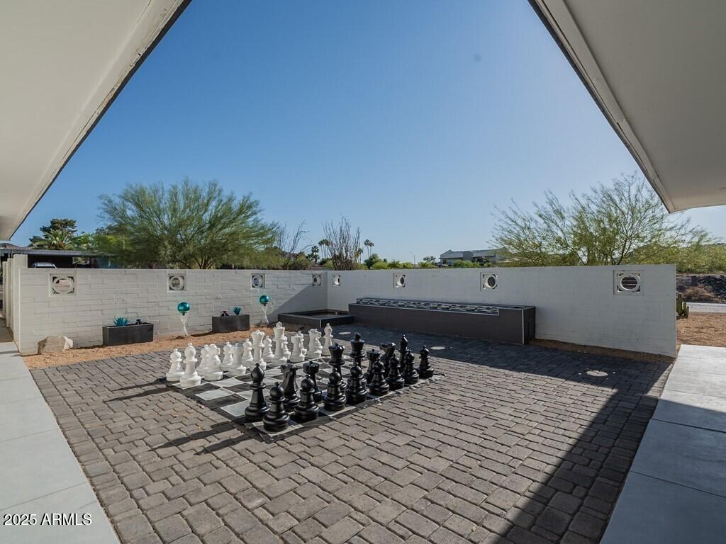 3302 East Turquoise Avenue Phoenix, AZ 85028 - Photo 7 of 59 007_Courtyard Area