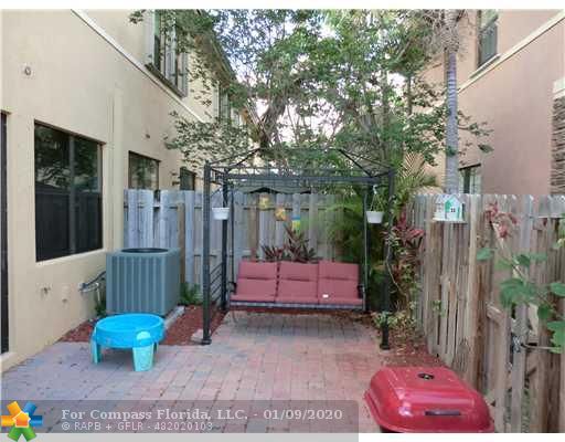 23683 Southwest 113th Avenue Homestead, FL 33032 - Photo 3 of 11 Patio/Deck/Lanai