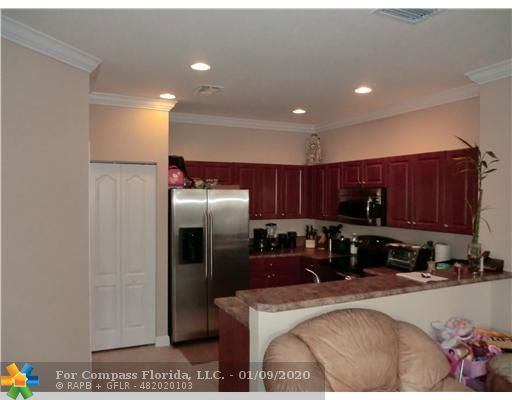 23683 Southwest 113th Avenue Homestead, FL 33032 - Photo 7 of 11 Kitchen