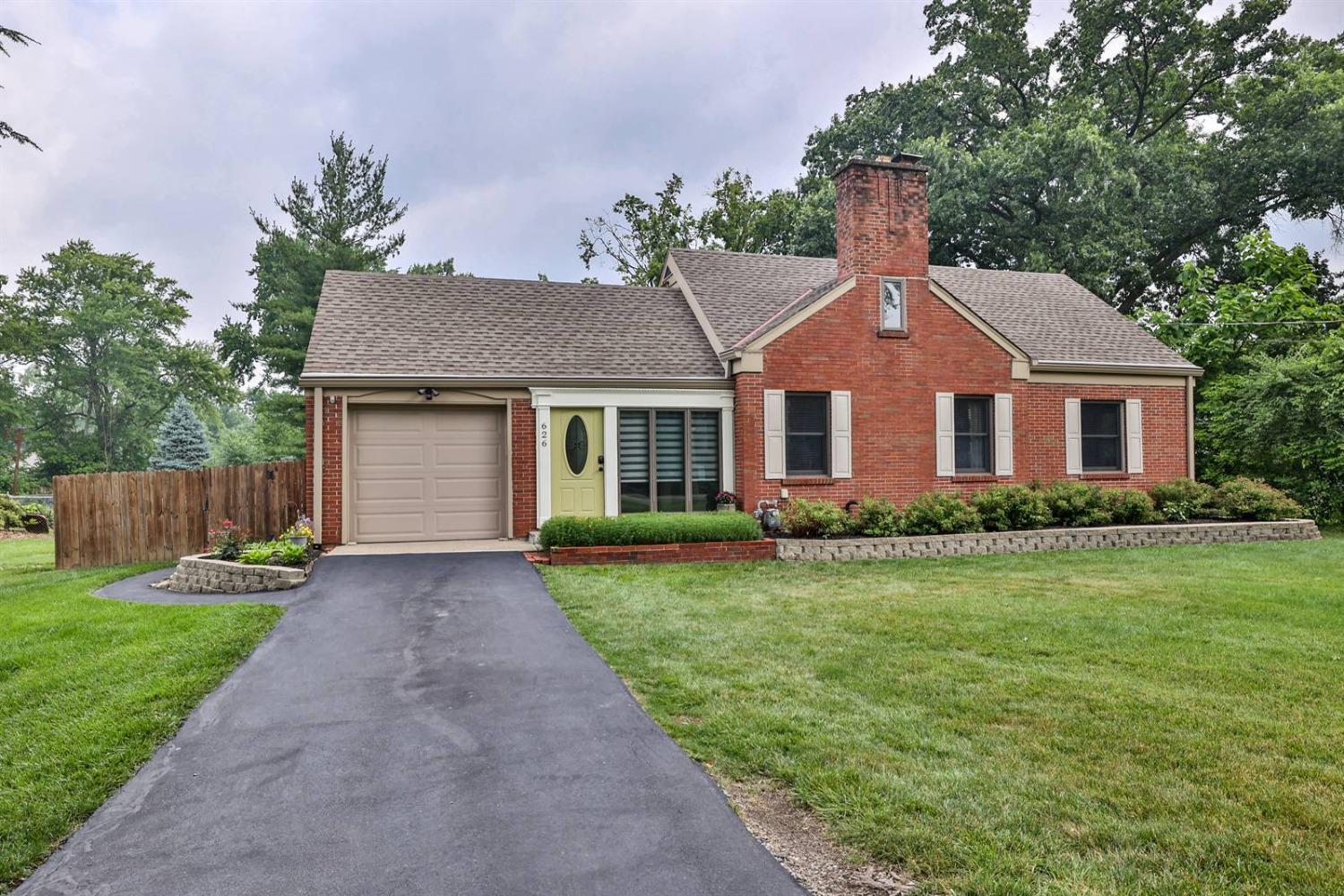 626 Compton Road Cincinnati, OH 45231 - Photo 2 of 50