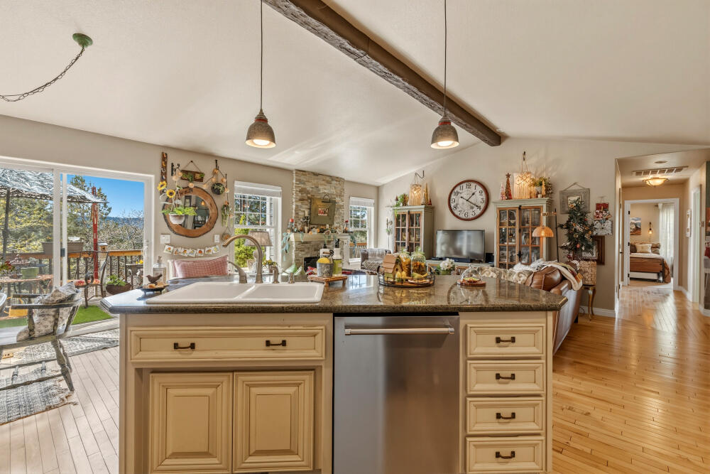 10704 Kestrel Road Klamath Falls, OR 97601 - Photo 19 of 57 Gallery Image 19