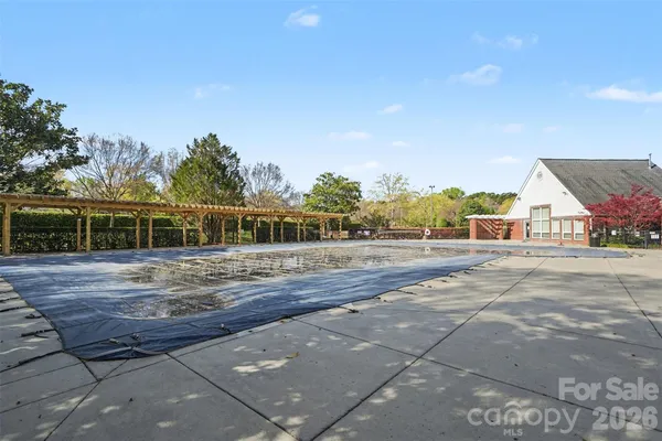 a view of a tennis court