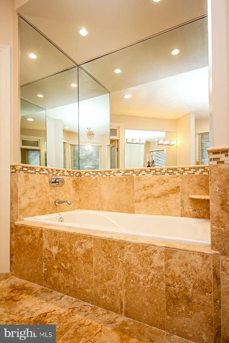 11318 Bright Pond Lane Reston, VA 20194 - Photo 16 of 28 Bath (Master)