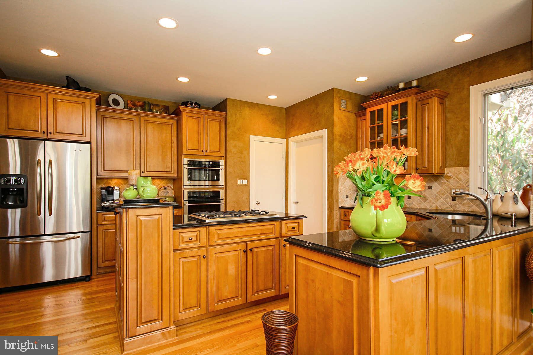 11318 Bright Pond Lane Reston, VA 20194 - Photo 4 of 28 Kitchen