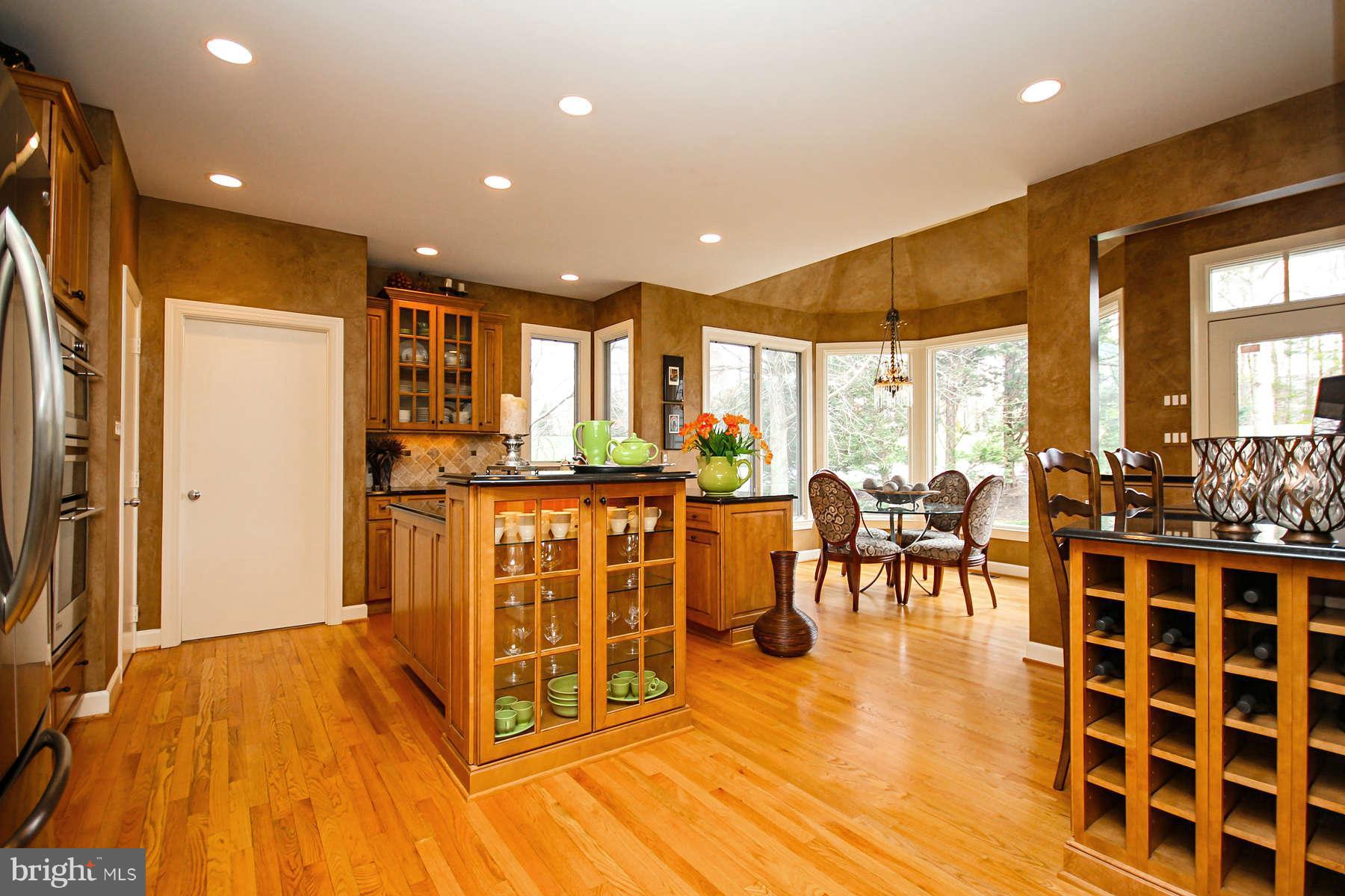 11318 Bright Pond Lane Reston, VA 20194 - Photo 5 of 28 Kitchen