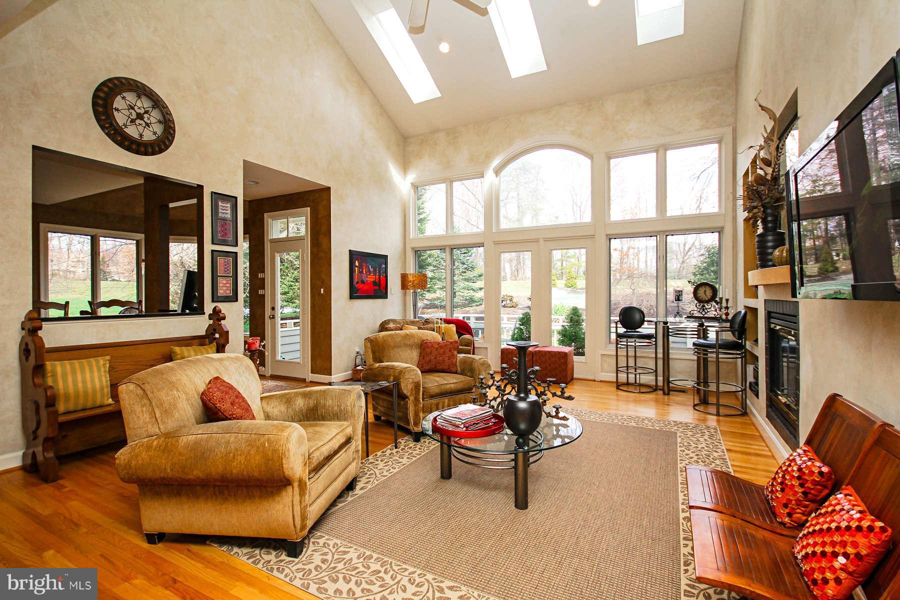 11318 Bright Pond Lane Reston, VA 20194 - Photo 7 of 28 Family Room