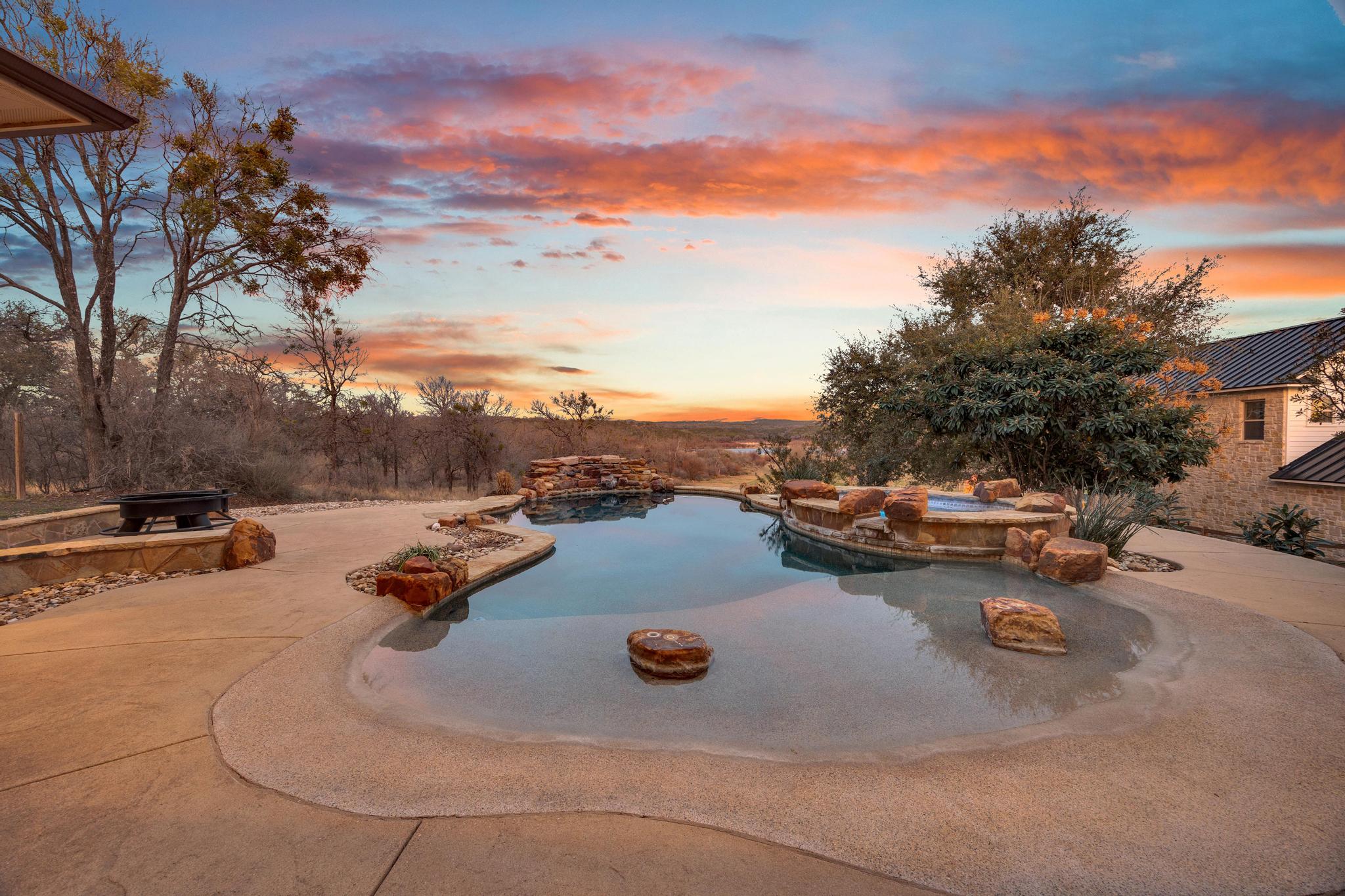 303 Yaupon Road Spicewood, TX 78669 - Photo 3 of 39